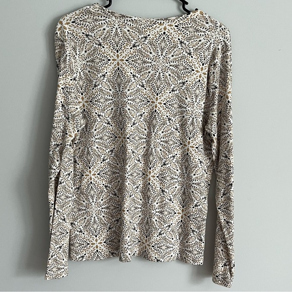 White Stag Medallion Print Scoop Neck Long Sleeve Cotton Tee Shirt - Picture 3 of 4